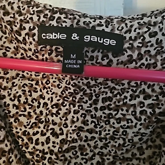Cable & Gauge ladies top - Picture 4 of 5